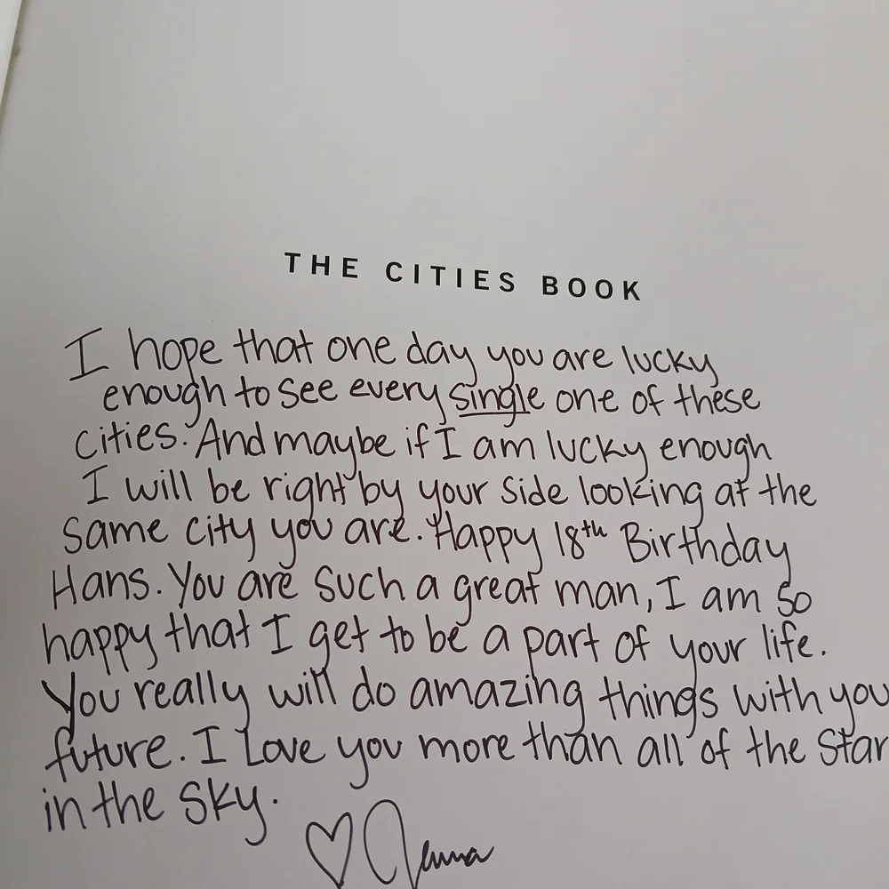 The Cities Book - A Journey THROUGH The Best CITIES in The WORLD - Lonely Planet - Picture 4 of 7